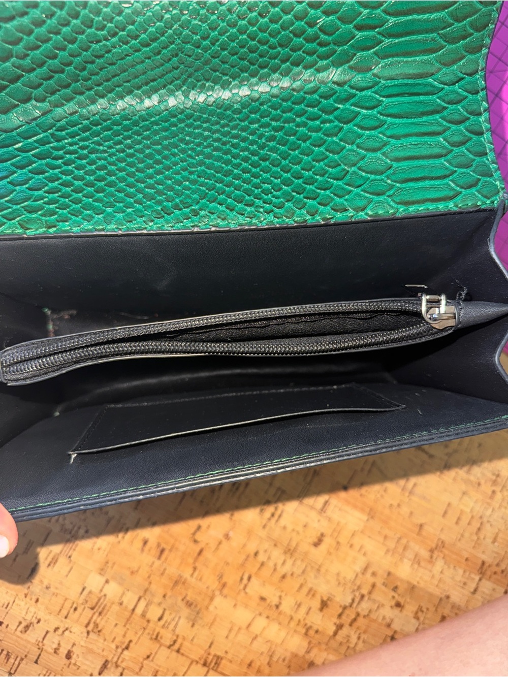 Green Snake-Embossed Chain Shoulder Bag - Picture 7 of 9